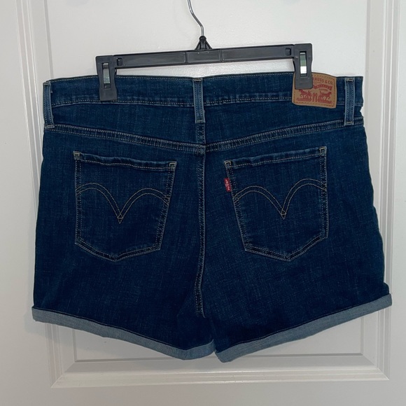 Levi's Pants - Levi’s mid rise denim shorts